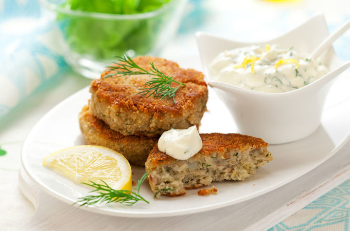 plate-of-salmon-cakes