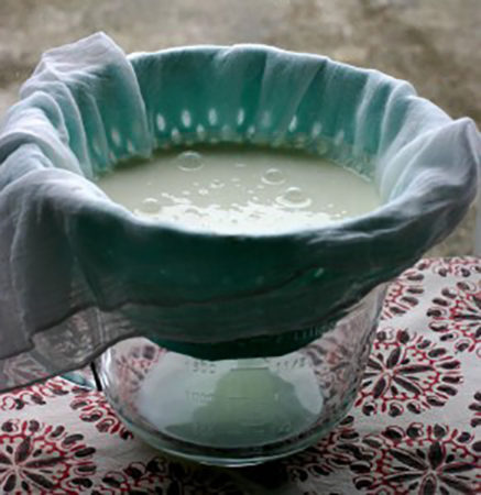 straining-kefir