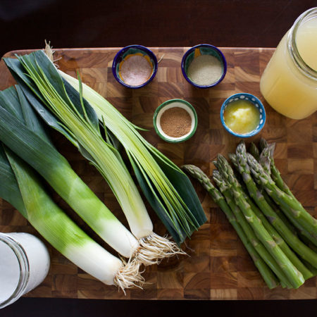 ingredients-for-asparagus-soup-with-leeks